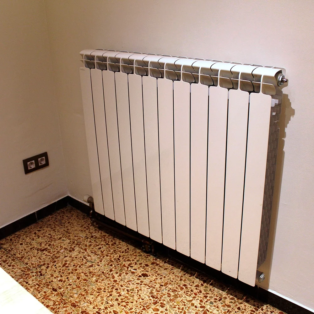 Fijaciones para el montaje rápido del radiador del baño, en la pared y en  el suelo - Soporte de pie y fijación a doble pared - Para radiadores con